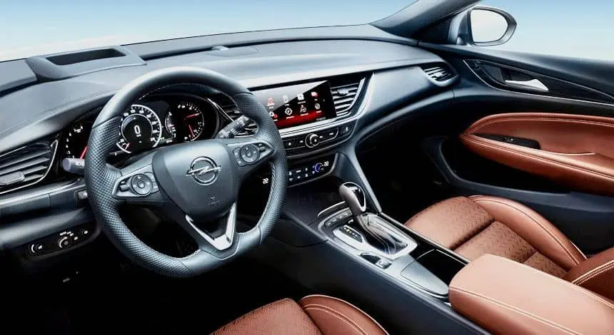 opel-insignia-sports-tourer3_salon-min