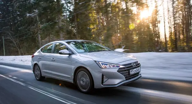 Hyundai Elantra 2019_3