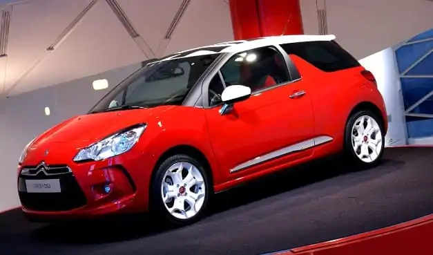 1200px-Citroen_ds3_red (1)