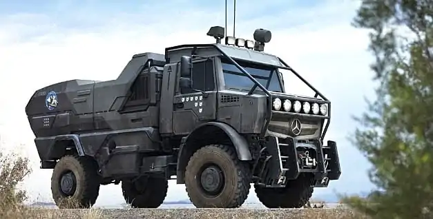 52Mercedes-Benz Unimog U4000 (1)