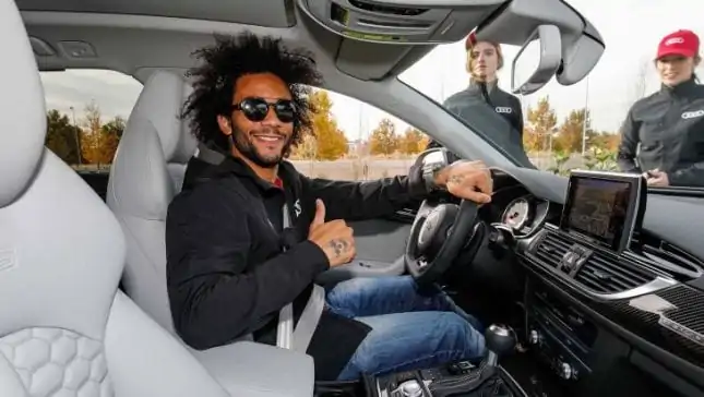 サッカー選手の車 マルセロは何を運転するか Avtotachki サッカー選手の車 マルセロは何を運転するか Avtotachki