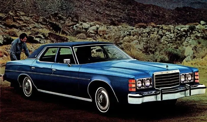 23Ford LTD Pillared Hardtop Sedan (1)