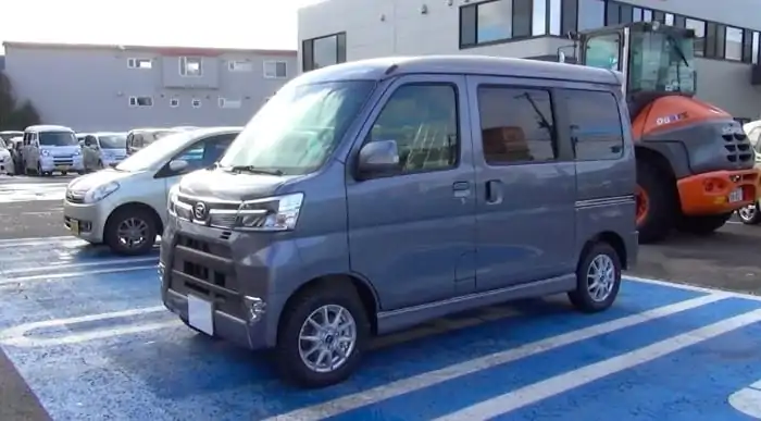 25Daihatsu Atrai Wagon (1)