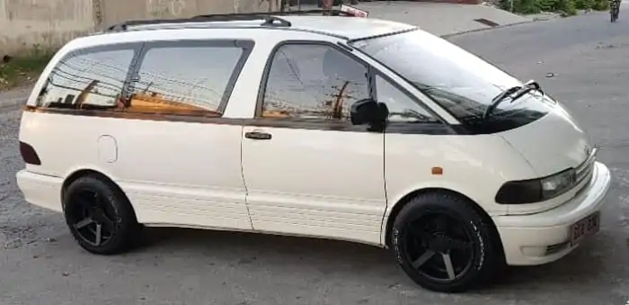 27Toyota Previa MK1 (1)