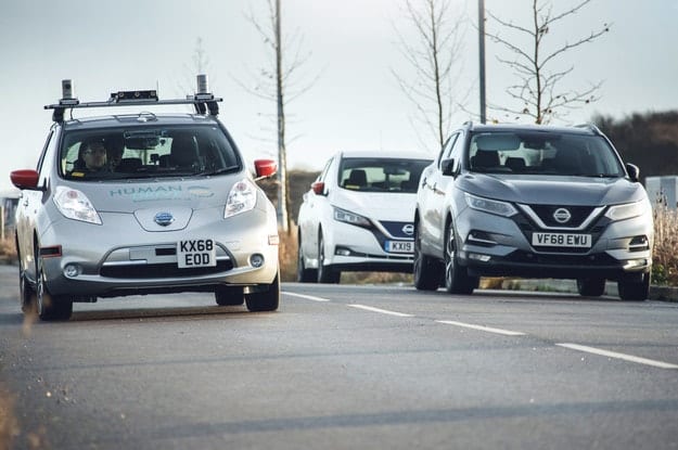 Автономный Nissan Leaf пересек Великобританию