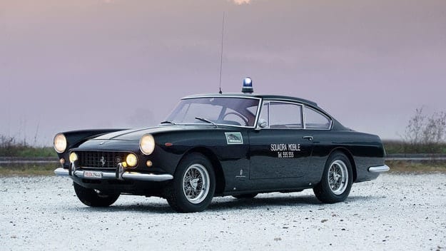 Особая полицейская машина от Ferrari