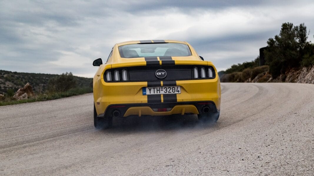 Ford_Mustang_GT_8