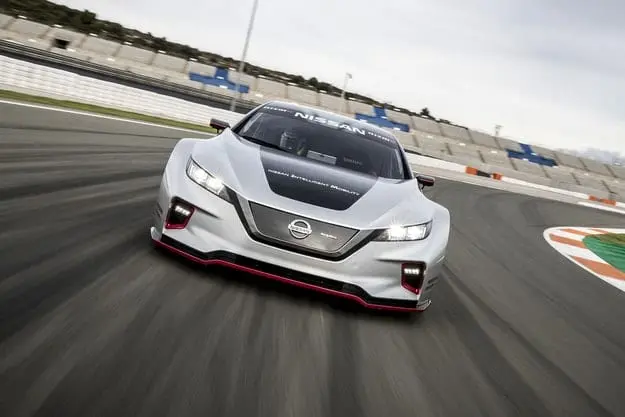 Nissan LEAF Nismo RC выступил на трассе в Испании