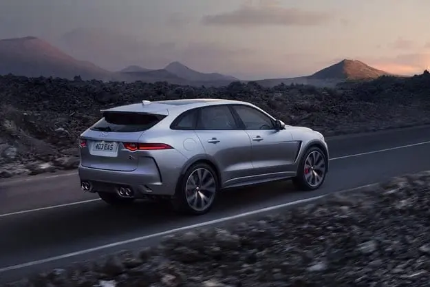 Удачный год для Jaguar Land Rover SVO