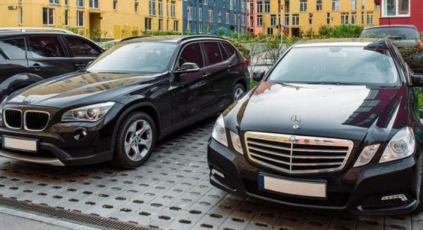 Mercedes-Benz или старый BMW – что выбрать?