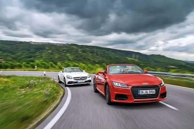 Тест драйв Audi TT 2.0 TFSI против Mercedes SLC 300: дуэль родстеров