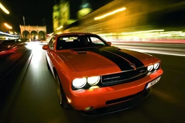 тест драйв  Dodge Challenger SRT8: средний пробег