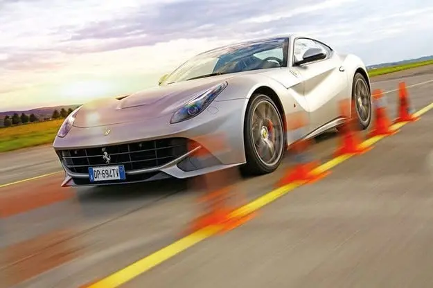 Тест драйв Ferrari F12 Berlinetta: Прекрасная машина!