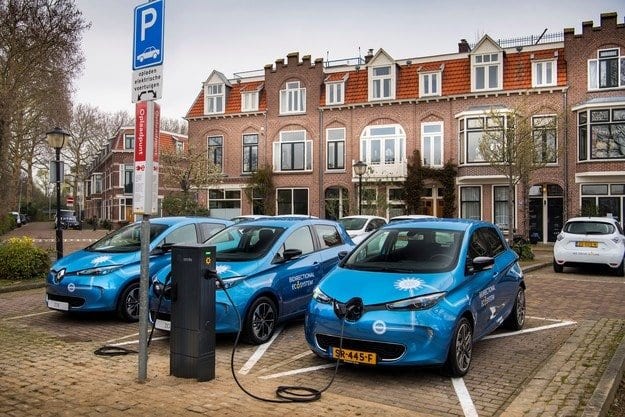 Тест драйв Groupe Renault запускает технологию зарядки от автомобиля к электросети