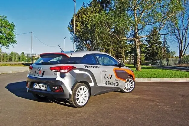 Тест драйв Hyundai i20 Coupe c: новинка