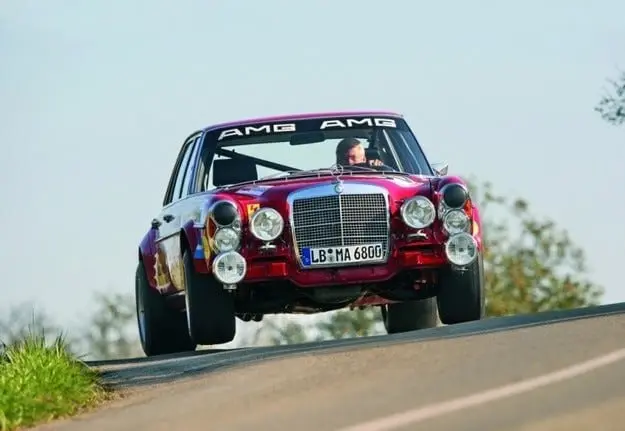 Тест драйв Mercedes 300 SEL AMG: Красная звезда