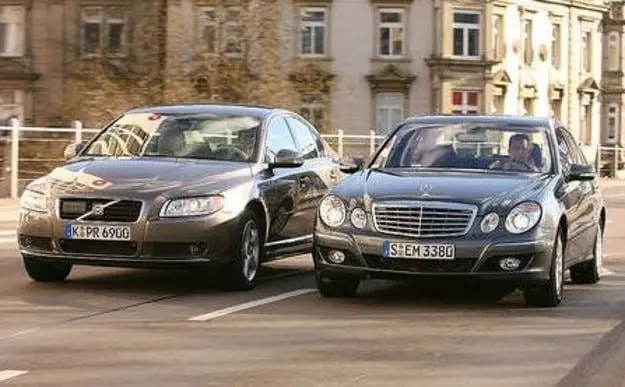 Тест драйв Mercedes E 280 против Volvo S80: покой и комфорт