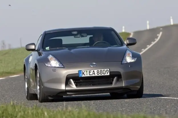 Тест драйв Nissan 370Z: лезвие