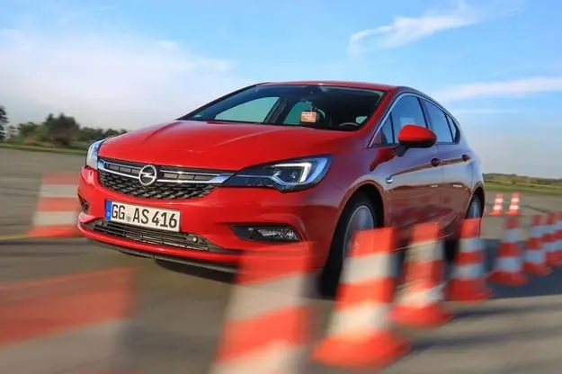 Opel Astra: вспышка