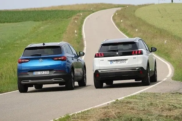 Тест драйв Peugeot 3008 против Opel Grandland X: лучший Opel?