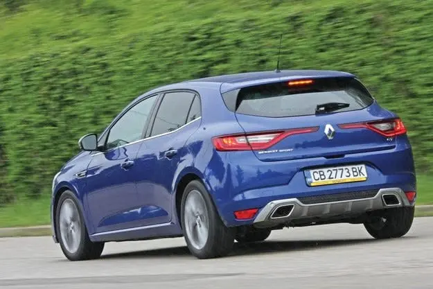 Renault Megane GT: темно-синий