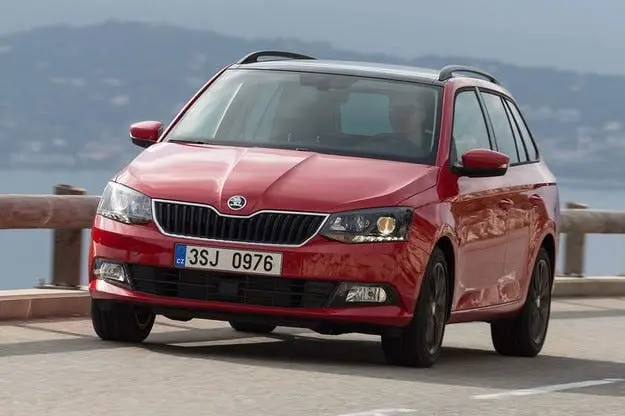 Тест драйв Skoda Fabia Сombi 1.2 TSI: Маленький шарм