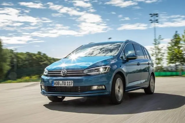 Тест драйв VW Touran 1.6 TDI: друг семьи