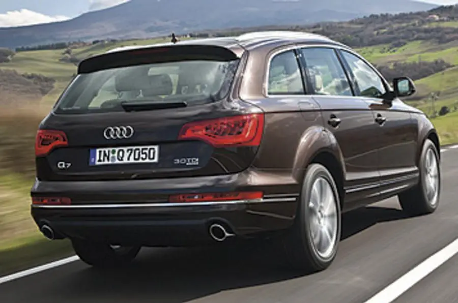 Tiomáint tástála Audi Q7 3.0 TDI: trodaire uilíoch