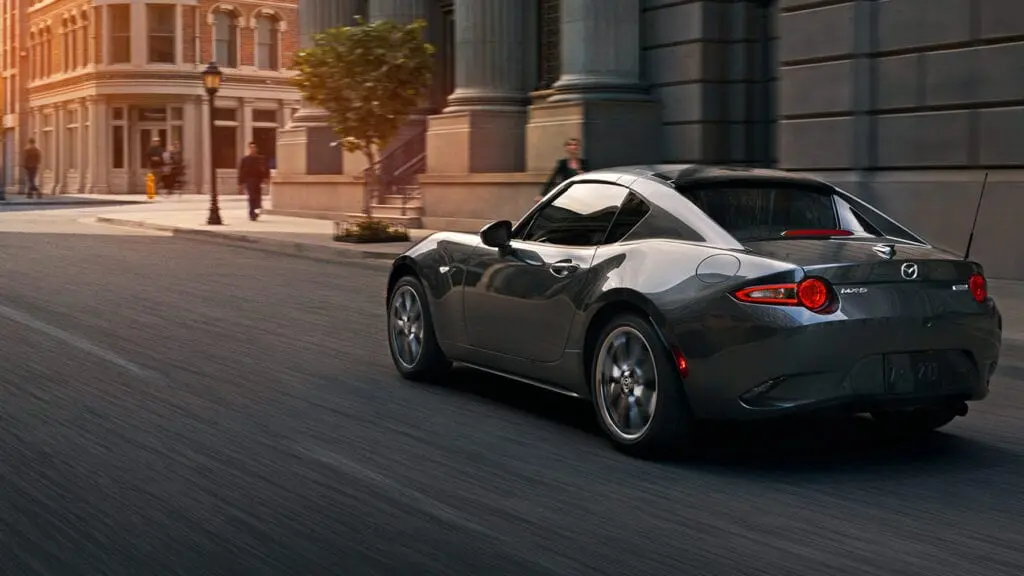 Тест драйв Mazda MX-5 RF: укрощение упрямых