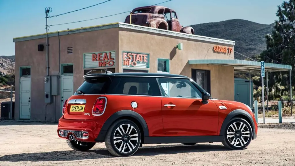 Тест драйв MINI John Cooper Works: Заводной апельсин