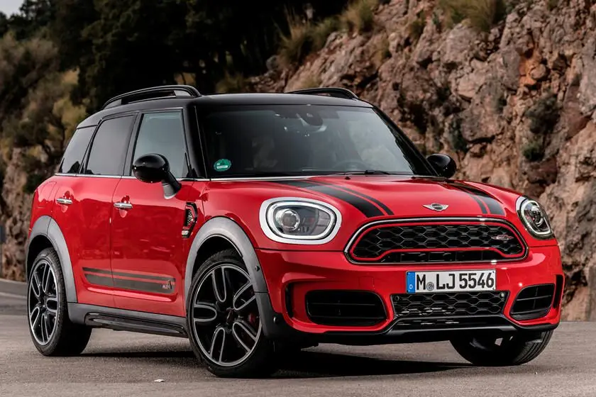 Тест драйв MINI Countryman John Cooper Works: красная стрела