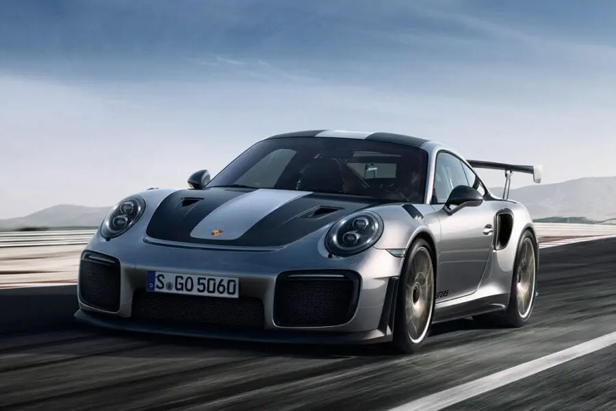 Тест драйв Porsche 911 GT2 RS: Божественное безумие