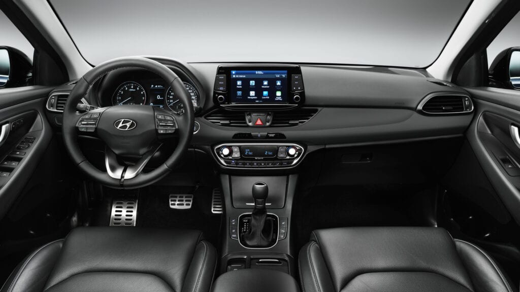 Тест драйв Hyundai i30: один за всех