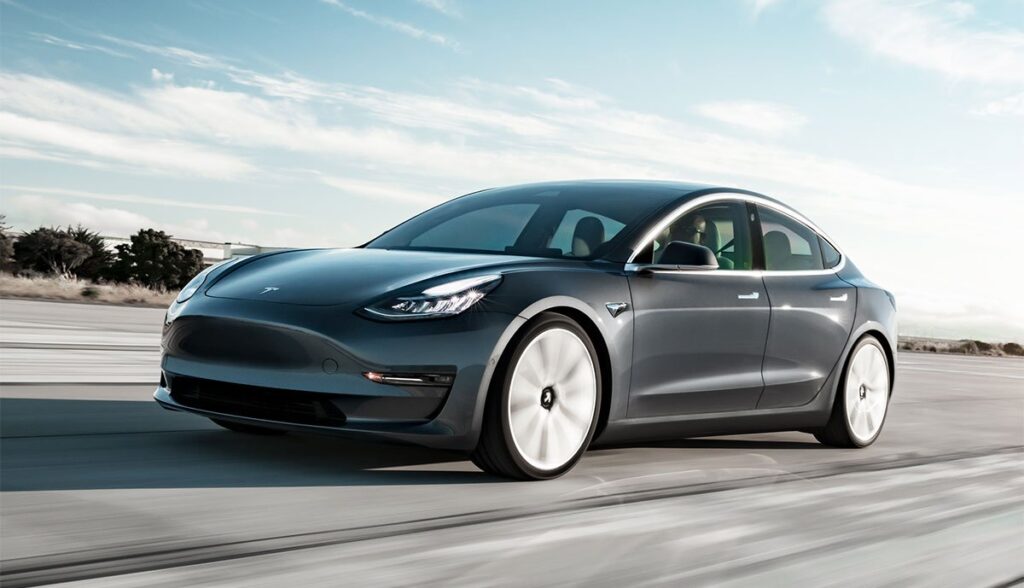 Тест драйв Tesla Model 3: готовы?