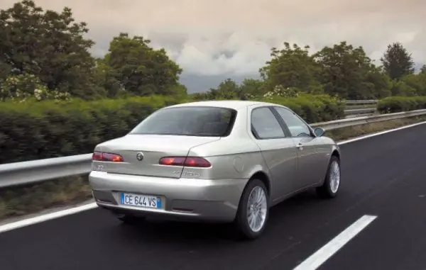 5 причин покупать или не покупать Alfa Romeo 156