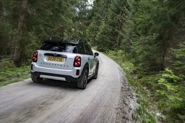 Спереди, сзади и 4х4 сразу: тестирование MINI Countryman SE