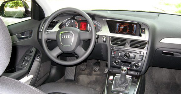 Тест: Audi A4 2.0 TDI - 100% Audi! - Автосалон