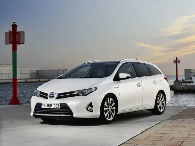 Toyota Auris 2015