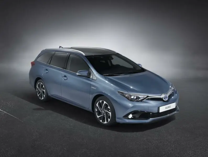 Toyota Auris Touring Sports Hybrid 2015