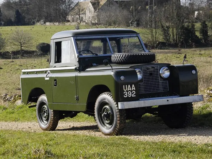 История автомобильной марки Land Rover