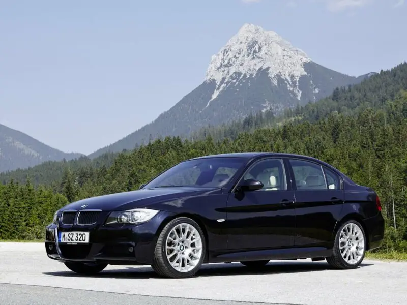 Это изображение имеет пустой атрибут alt; его имя файла - bmw_3-series_542271.jpg