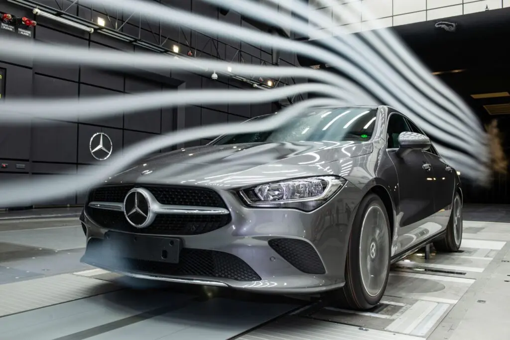 Это изображение имеет пустой атрибут alt; его имя файла - mercedes-benz-cla-coupe-2-1024x683.jpg