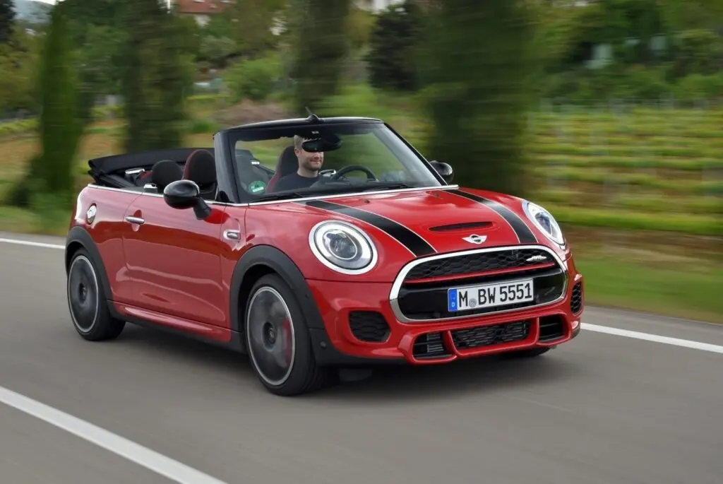 De andere dag stel voor Nucleair MINI John Cooper Works Cabrio 2016 - specifications, price, photos -  AvtoTachki