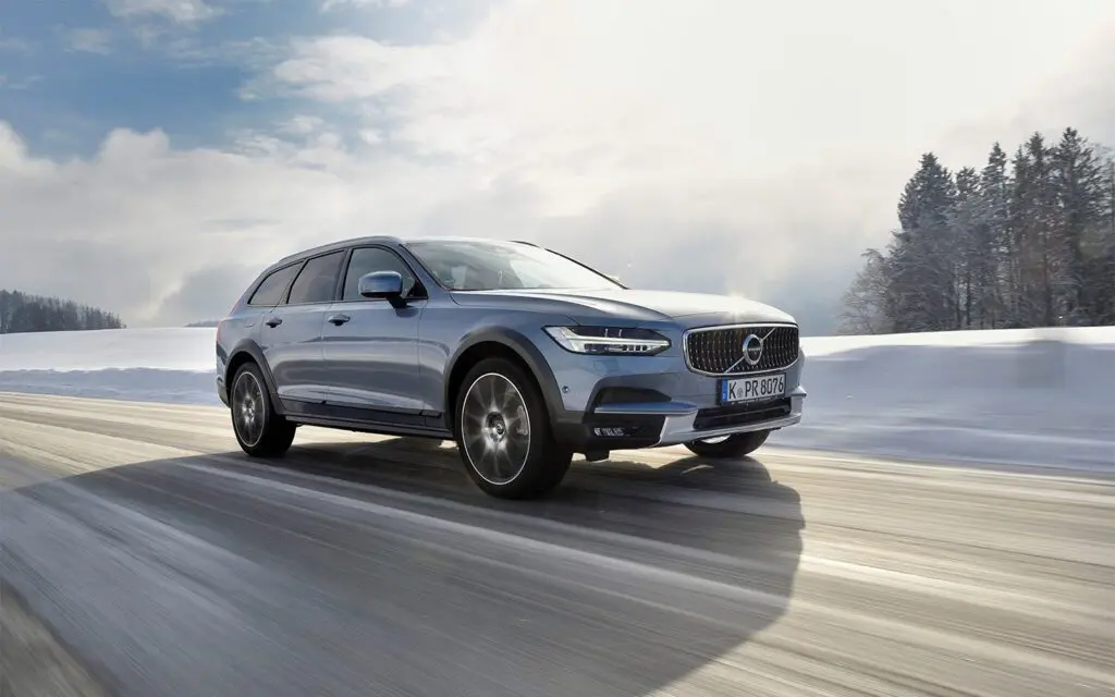 Тест-драйв Volvo V90 Cross Country