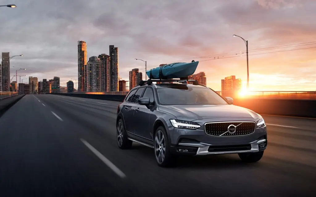 Тест-драйв Volvo V90 Cross Country