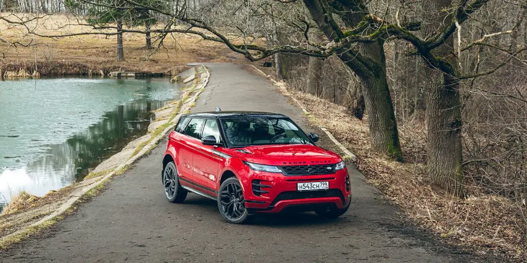 Тест драйв Audi Q3 против Range Rover Evoque