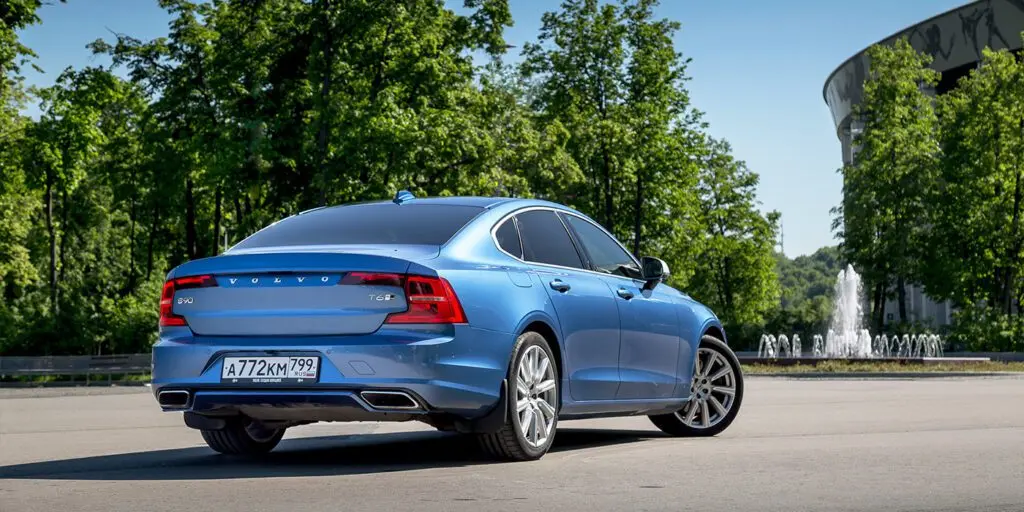 Тест-драйв Volvo S90