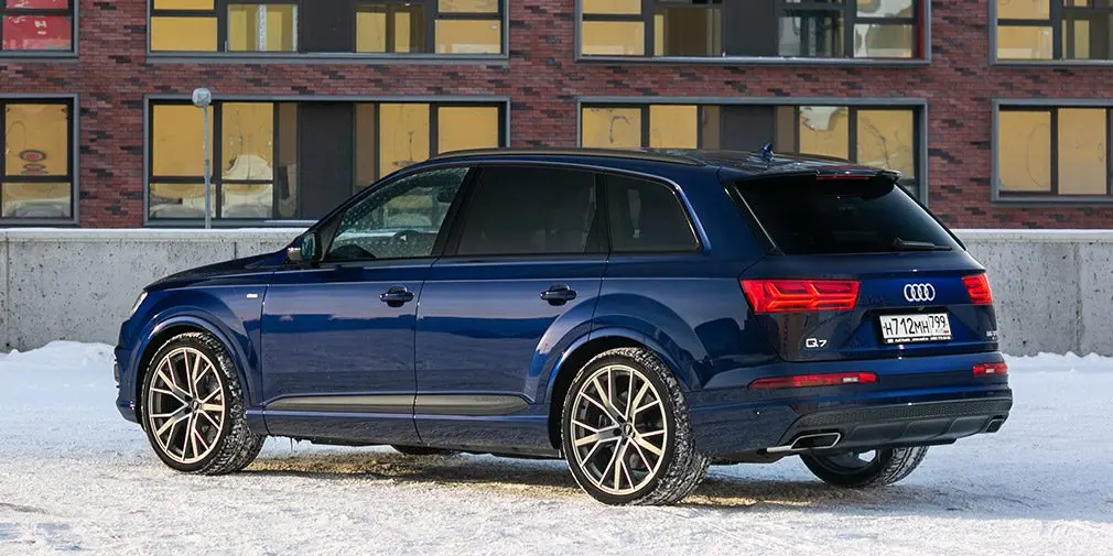 Тест-драйв Audi Q7 против Range Rover Sport