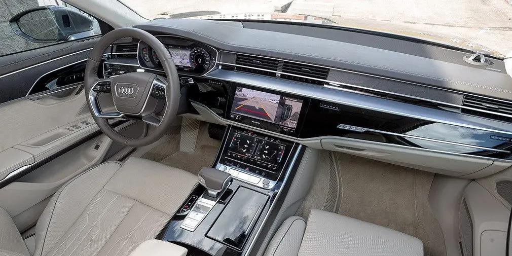 Тест-драйв Audi A8 L против Lexus LS