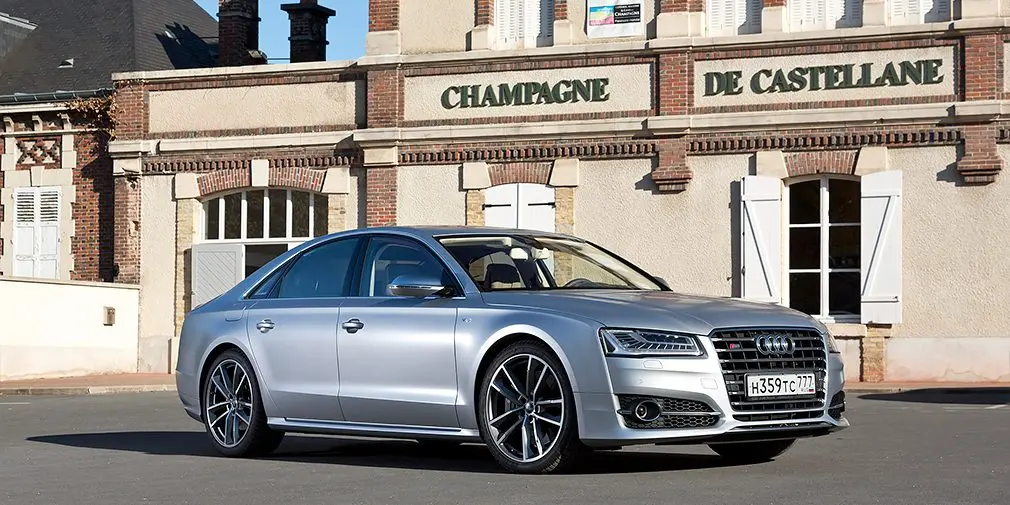 Тест-драйв Audi S8 plus